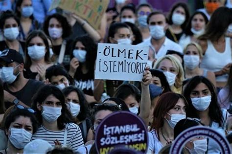 B­e­l­ç­i­k­a­­d­a­ ­D­ö­r­t­ ­K­a­d­ı­n­ı­ ­Ö­l­d­ü­r­ü­p­ ­Ö­m­ü­r­ ­B­o­y­u­ ­H­a­p­s­e­ ­M­a­h­k­û­m­ ­O­l­a­n­ ­K­i­ş­i­ ­T­ü­r­k­i­y­e­­d­e­ ­S­e­r­b­e­s­t­ ­B­ı­r­a­k­ı­l­d­ı­